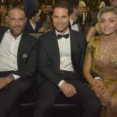 Angelique Boyer se pone vestido al revés en Premios TVyNovelas