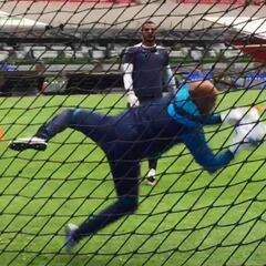 El Conejo Pérez participó en la práctica de Cruz Azul