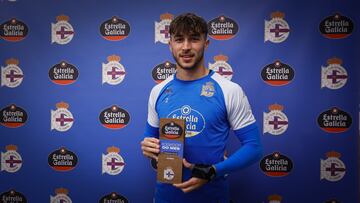 Altimira recibió el premio Estrella Galicia a mejor jugador del Depor en el mes de marzo.