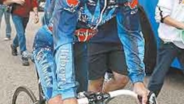 <b>VUELVE A SONREÍR. </b>Beloki, ayer, en el arranque del Tour 2005.
