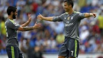 Cristiano celebra con Isco uno de sus cinco goles al Espanyol.