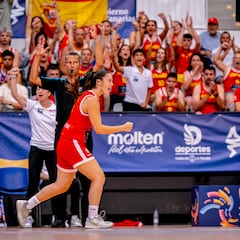España se luce camino de semifinales