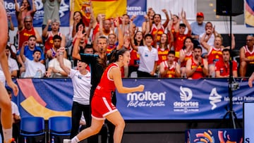 España se luce camino de semifinales