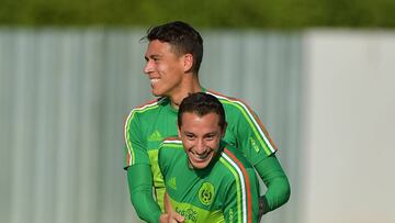 Héctor Moreno y Andrés Guardado han ayudado con su sueldo e incluso han donado mascarillas ha hospitales