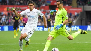 Los rivales se deshacen en elogios a Claudio Bravo por su capacidad