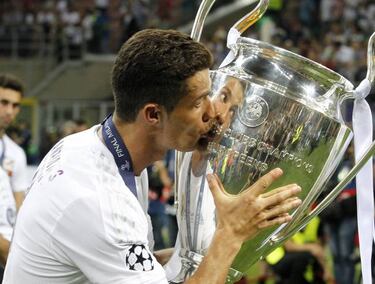 A Cristiano, Neymar and Mbappé forward line...