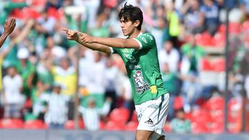José Macías, León