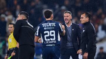 Oliver Torres celebrates his goal 4-1 with Martin Demichelis head coach of Monterrey during the Semifinal second leg match between Monterrey and Atletico de San Luis as part of the Liga BBVA MX, Torneo Apertura 2024 at BBVA Bancomer Stadium on December 07, 2024 in Monterrey, Nuevo Leon, Mexico.
