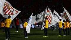 El Trofeo Antonio Puerta homenajeó al desaparecido jugador sevillista. Su hijo hizo el saque de honor.
 