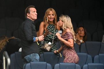 Kiko Gámez, Begoña García Vaquero y Patricia Cerezo asisten al concierto de Luis Miguel en el Santiago Bernabéu.