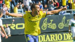 Rober Correa celebra un gol con el C&aacute;diz. 