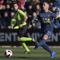 El Elche acelera para dar salida a los descartes