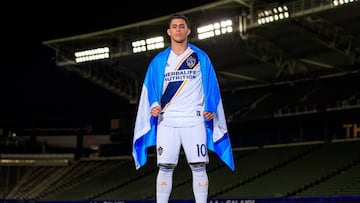 Cristian Pavón llevará el histórico dorsal número 10 de Los Ángeles Galaxy, que ha sido utilizado por jugadores como Landon Donovan y Giovani dos Santos.