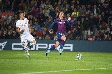 Tras un córner del Mallorca, Ter Stegen ha sacado rápido y prácticamente se la ha dado al pie a Griezmann, que se ha zafado de los dos defensas con un leve toque y luego ha batido a Reina picando el balón. Golazo del francés.