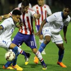 Paraguay sólo empata y llega
a la Copa lleno de dudas
