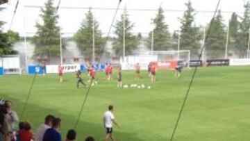 Unos 300 atléticos animan en la vuelta a los entrenamientos