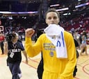 Curry se exhibe en Houston y acaricia ya sus primeras Finales