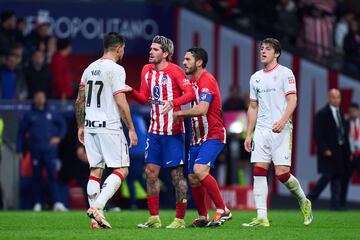 Hernández Hernández pitó el final del encuentro pero las rencillas entre los jugadores de los dos equipos todavía estaban vivas. Una colleja de Yuri Berchiche a Koke lo originó todo. Tras ello De Paul reaccionó y el defensor del Athletic le denominó "bocachancla". Posteriormente jugadores de ambos conjuntos se unieron a la tangana, incluido Simeone que se encaró con algunos jugadores del conjunto vasco.