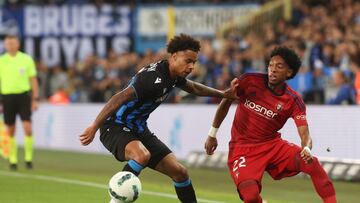 Brugge (Belgium), 31/08/2023.- Club Brugge player Tajon Buchanan and Osasuna player Johan Mojica (R) in action during the UEFA Conference League play-off, 2nd leg match between Club Brugge and CA Osasuna in Brugge, Belgium, 31 August 2023. (Bélgica) EFE/EPA/OLIVIER HOSLET
