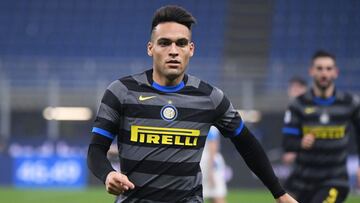 Soccer Football - Serie A - Inter Milan v Napoli - San Siro, Milan, Italy - December 16, 2020 Inter Milan&#039;s Lautaro Martinez in action REUTERS/Alberto Lingria