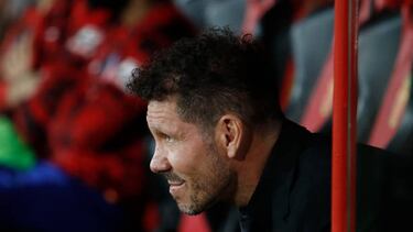 Atletico Madrid's Argentinian coach Diego Simeone watches during the Spanish League football match between RCD Mallorca and Atletico de Madrid at the Visit Mallorca stadium in Palma de Mallorca on November 9, 2022. (Photo by JAIME REINA / AFP) (Photo by JAIME REINA/AFP via Getty Images)