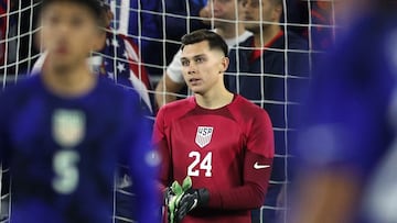 Gabriel Slonina debutó con la Selección de Estados Unidos en el amistoso contra Serbia desde BMO Stadium y se convirtió en el portero más joven de USA.