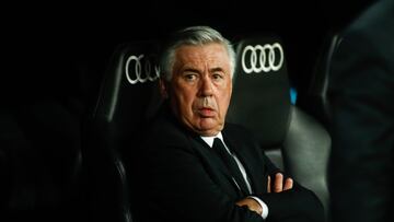 Mensajes de Ancelotti con el once