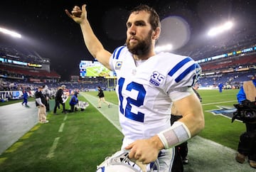 El ex quarterback de los Colts anunció este año su retiro como profesional; pocos dieron crédito a la noticia y muchos lo extrañan en el emparrillado. Las lesiones principalmente fueron lo que provocaron que diera un paso al costado.