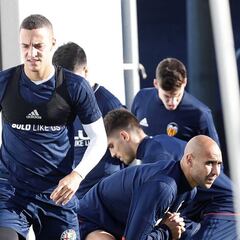 Rodrigo y el Valencia ya hablan sobre el futuro del delantero