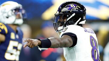 INGLEWOOD, CALIFORNIA - NOVEMBER 25: Lamar Jackson #8 of the Baltimore Ravens celebrates a touchdown against the Los Angeles Chargers during the fourth quarter in the game at SoFi Stadium on November 25, 2024 in Inglewood, California. Ronald Martinez/Getty Images/AFP (Photo by RONALD MARTINEZ / GETTY IMAGES NORTH AMERICA / Getty Images via AFP)