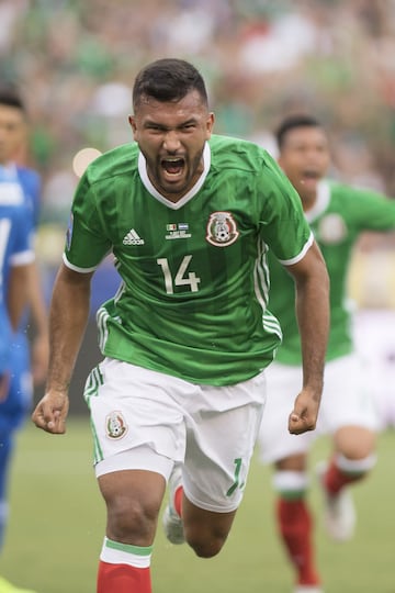 Fue contemplado por Osorio para la Copa Oro 2017, a pesar de que en todo el Clausura 2017 sólo vio actividad en un juego con Chivas. Su perfil izquierdo en la defensa fue la justificación del timonel colombiano para su titularidad en la competencia regional.