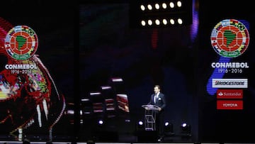 El presidente de la Conmebol, Alejandro Domínguez, durante el sorteo de la Copa Libertadores 2017.