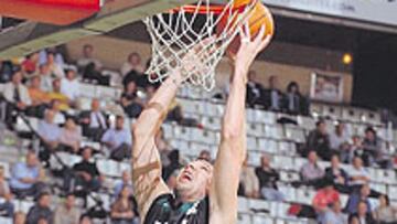 <b>DEBUT EN BADALONA. </b>La Copa FIBA debutó con victoria del DKV.