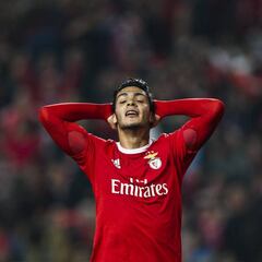 Jiménez se queda en la banca en el debut del Benfica en liga