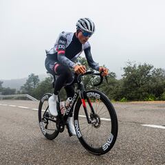 Un día con Juan Ayuso