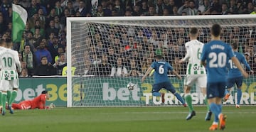 Nacho marcó el 2-1 en propia puerta.