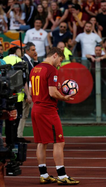 Así fue la emocionante despedida de Totti del Roma