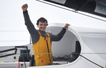 El navegante español Didac Costa terminó 14ª en su primera participación en la Vendee Globe. Llegando a  Les Sables-d'Olonne,costa occidental de Francia.