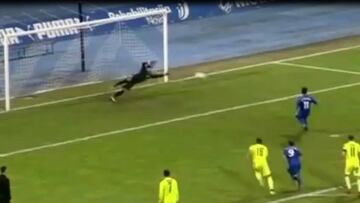 Este fue el gol de penal de Junior en el Dinamo Zagreb