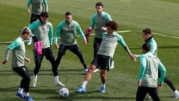 Entrenamiento del Atlético de Madrid en la Ciudad Deportiva Cívitas en Cerro del Espino, Majadahonda, Madrid, este lunes. El conjunto se enfrentará mañana al Celtic FC en su campo, el Cívitas Metropolitano de Madrid, en la jornada 4 de la fase de grupos de la Liga de Campeones 23/24.