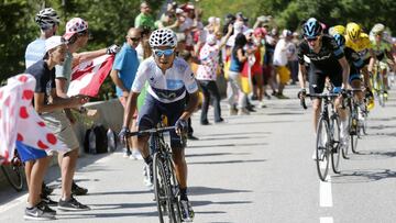 Nairo Quintana ataca durante la subida a Alpe d&#039;Huez en la vig&eacute;sima etapa del Tour de Francia 2015.