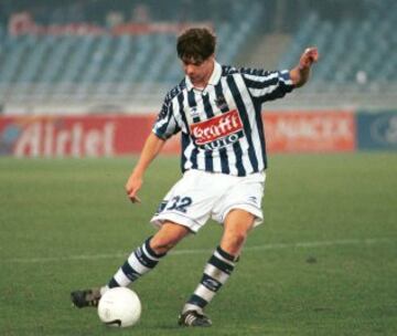 Seis meses después volvió a la Real Sociedad de la mano de John Toshack tras el cese de Clemente.