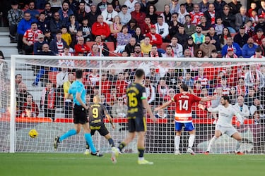 El Granada de Alexander Medina no despega