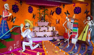 El significado de los elementos del altar de Día de Muertos y cuándo se prenden las velas