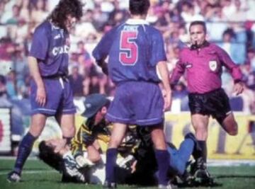 Ambos jugadores sostuvieron una fuerte riña en 1995 (la foto). Se volvieron a medir en 1996, pero esta vez fue Vergara el que propinó el golpe.