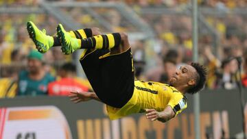 Aubameyang guía al Dortmund y sigue el ritmo del Bayern