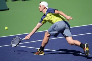 Frank Dancevic en el partido contra Alexandr Dolgopolov por Indian Wells.