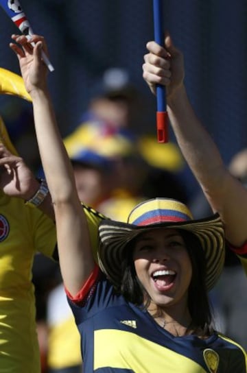 La belleza y los colores tiñeron las gradas en la primera fase de Copa América Chile 2015.