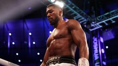 Hearn: Joshua will be eager for Usyk revenge but needs "big changes"