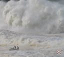 Las olas gigantes de Ingrid en Nazaré, caóticas y hostiles